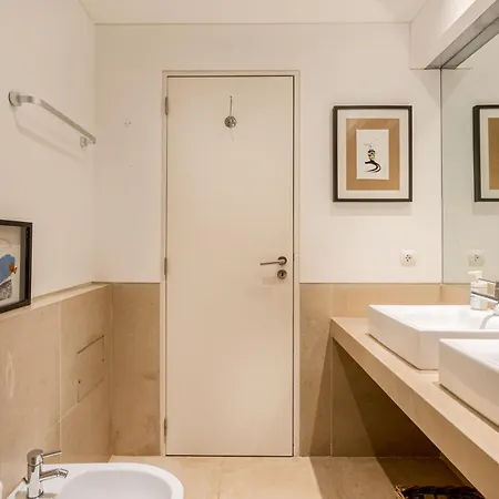 Chiado Mercy I Apartment